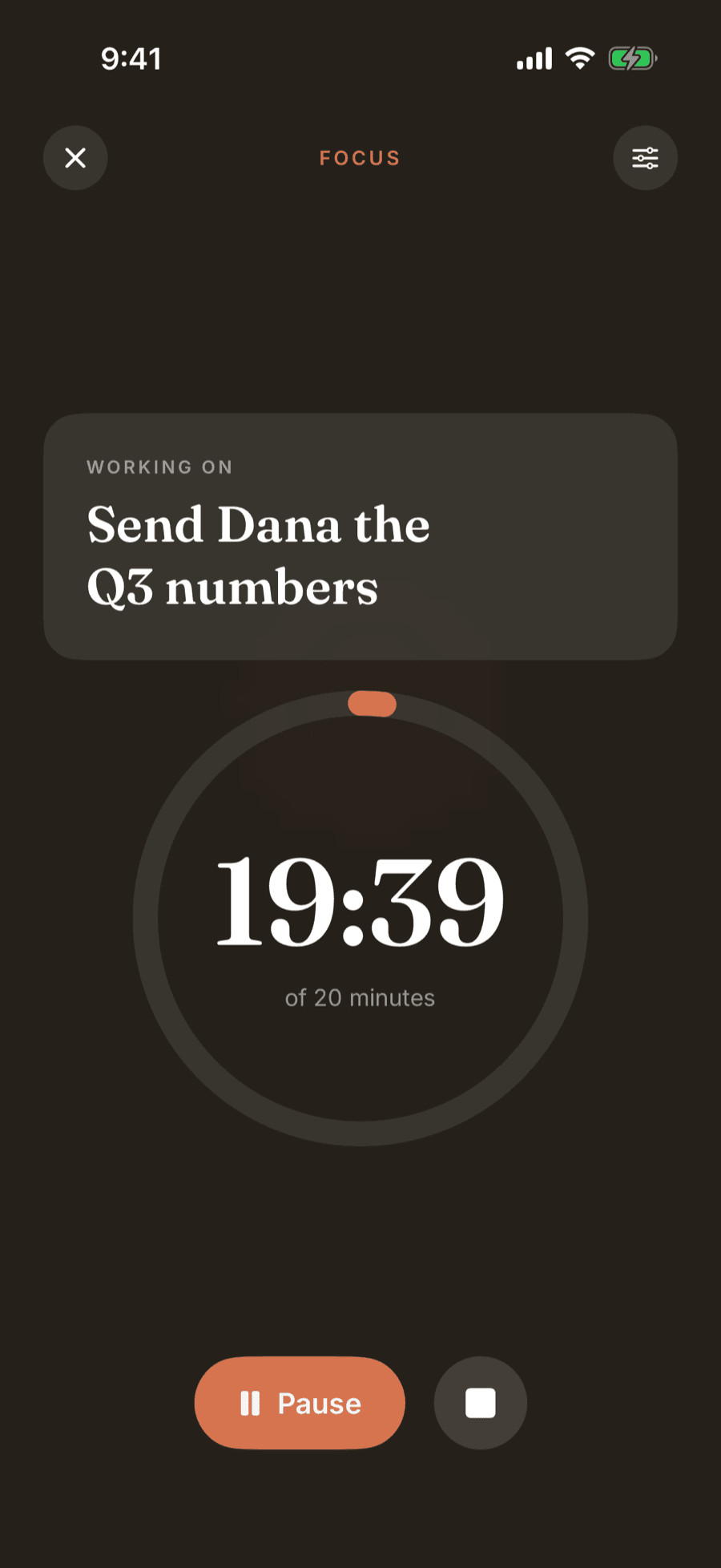 The focus timer running against a single task, nineteen minutes and thirty nine seconds left of a twenty minute block, with pause and stop controls beneath the ring.